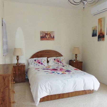 Kennedy Court - Prime Location - Bus Terminus Appartement St. Paul's Bay Buitenkant foto