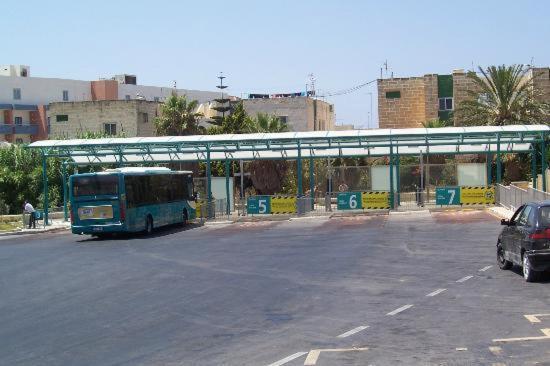 Kennedy Court - Prime Location - Bus Terminus Appartement St. Paul's Bay Buitenkant foto