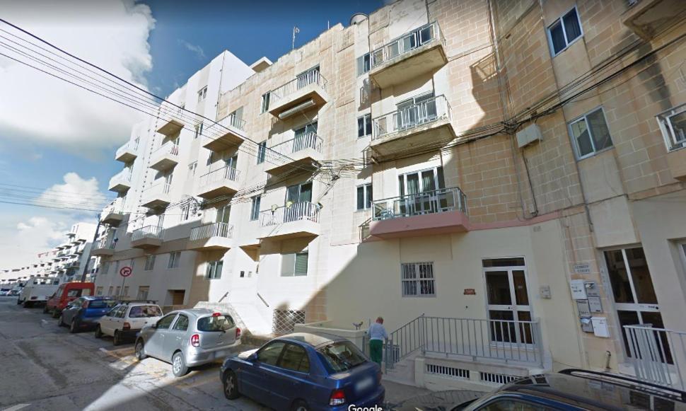 Kennedy Court - Prime Location - Bus Terminus Appartement St. Paul's Bay Buitenkant foto